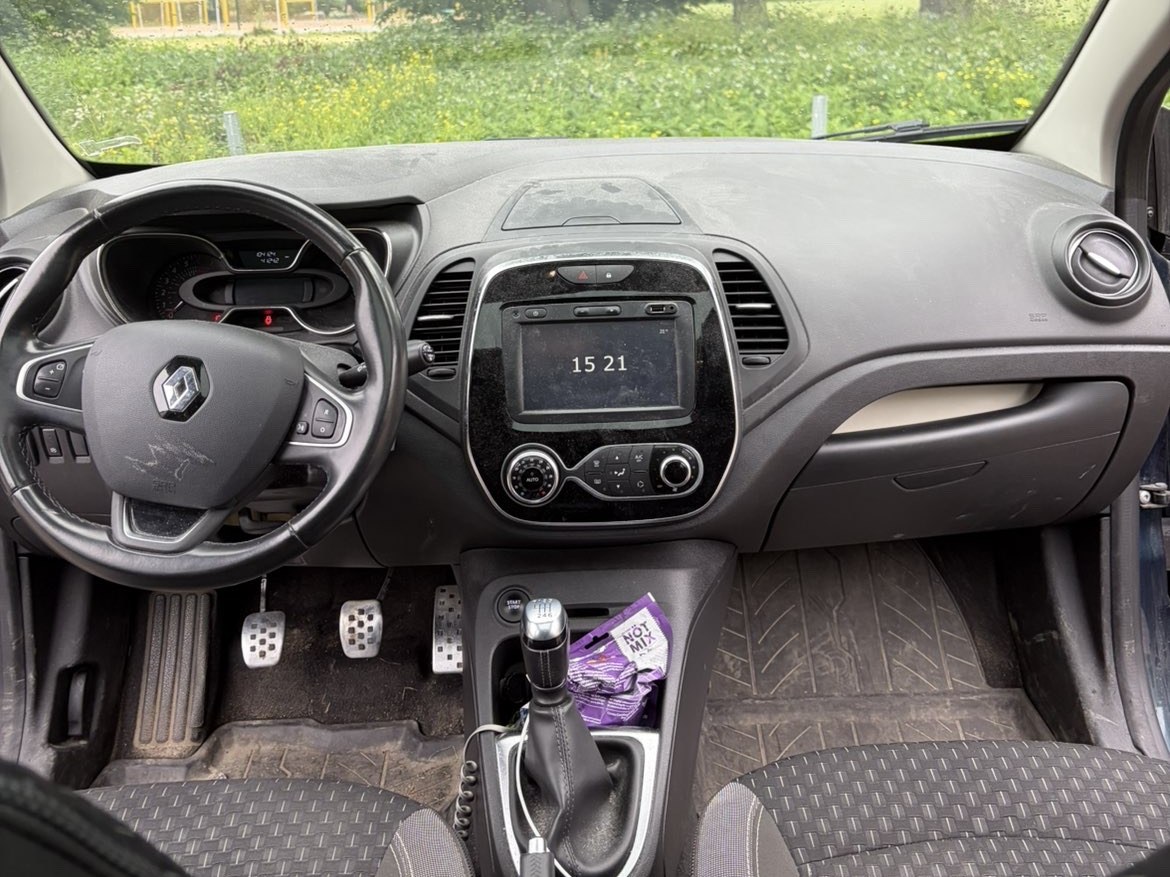 Audi A3 före detaljvård, utomhus